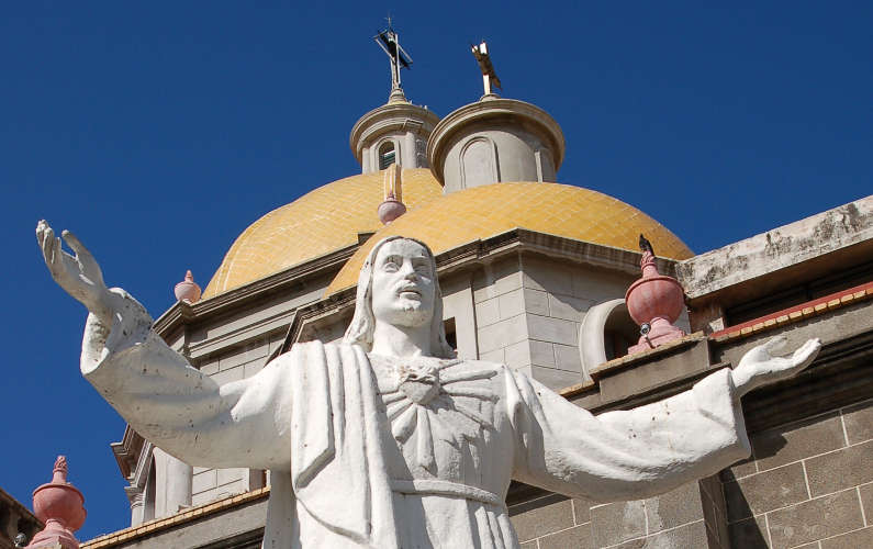 Statue of Jesus in Mazatlán 