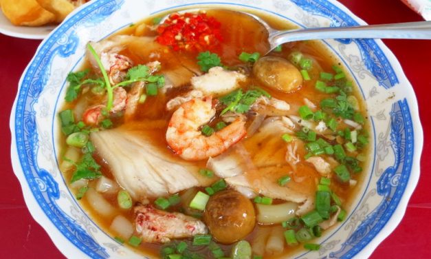 Local Favorite Unnamed Banh Canh Cua Roadside Stall