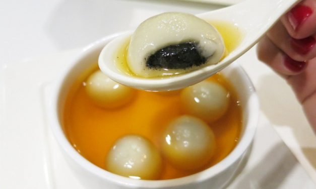 Eat Hong Kong Sweets at Cong Sao Star Dessert